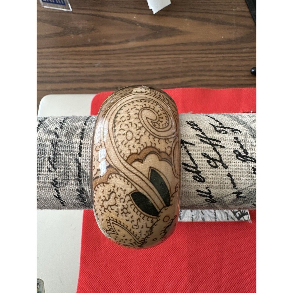 paisley Lucite Bangle Bracelet 1 1/2" wide Beige. Brown, Black, Opening 2.5”